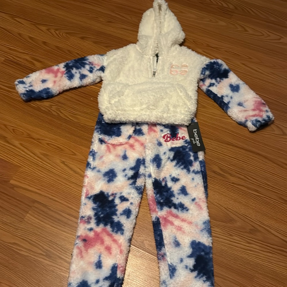 NWT girls Bebe Sherpa tie dyed set